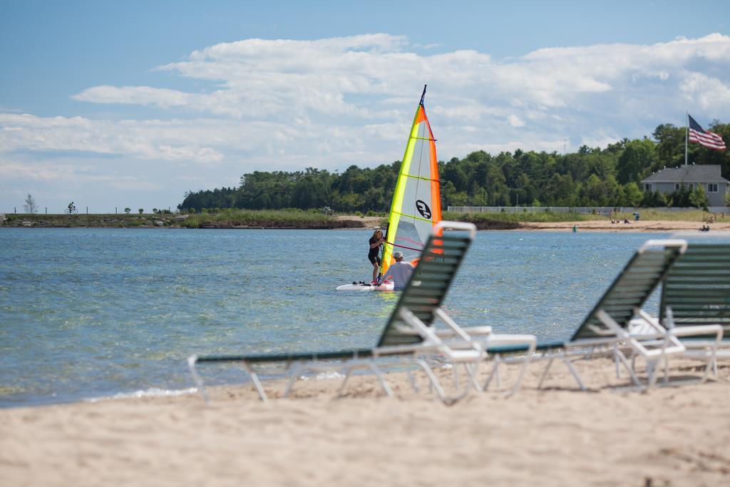 Beachfront Inn Бейлыс-Гарбор Екстер'єр фото