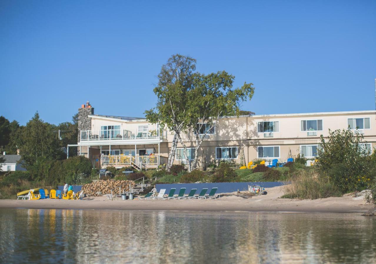 Beachfront Inn Бейлыс-Гарбор Екстер'єр фото